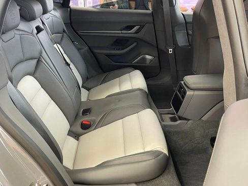 Used 2023 Porsche Taycan Turbo image 31