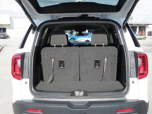 Used 2023 GMC Acadia SLE w/ Driver Convenience Package image 31