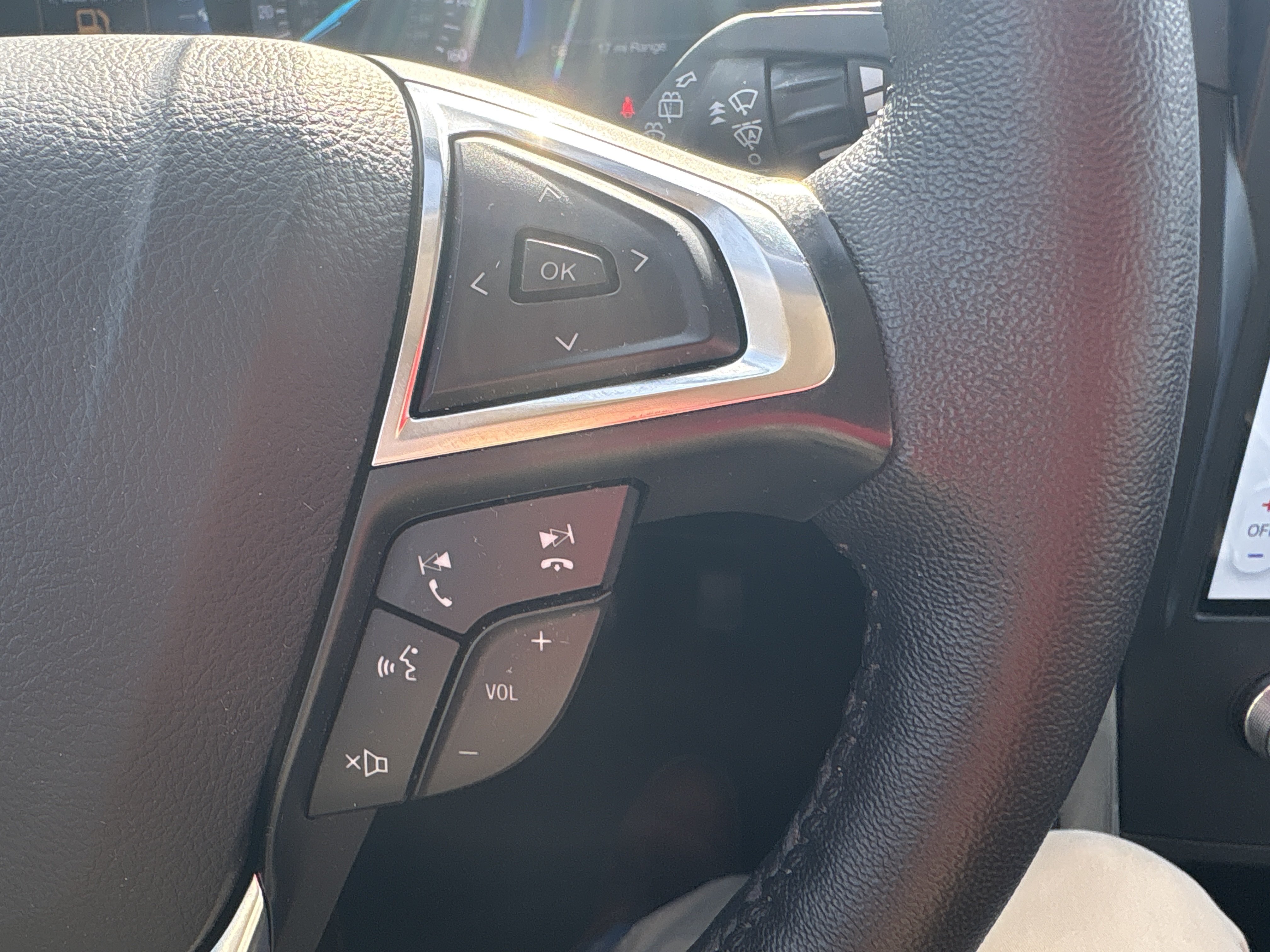 Used 2024 Ford Edge Titanium AWD/4WD image 9