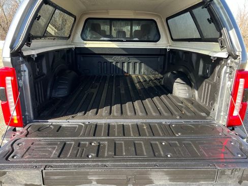 Used 2023 Ford F250 Lariat w/ Chrome Package image 20