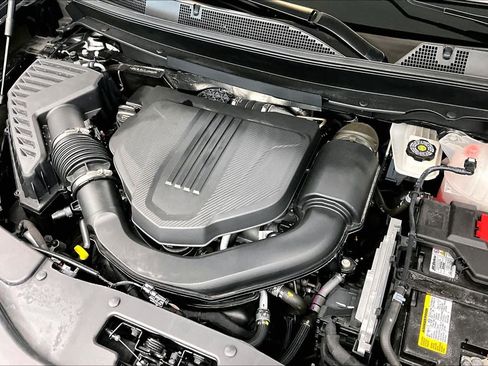 Used 2025 GMC Acadia Denali FWD image 30