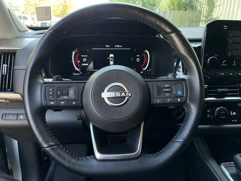 Used 2023 Nissan Pathfinder Platinum w/ Cargo Package FWD image 15