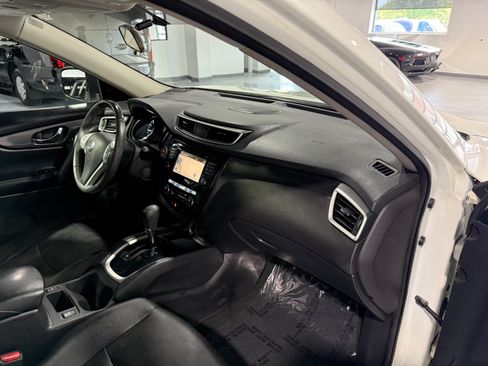 Used 2016 Nissan Rogue SL w/ SL Premium Package AWD/4WD image 21