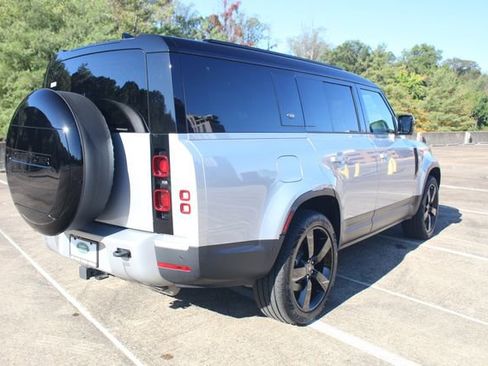 Used 2024 Land Rover Defender 130 S image 2