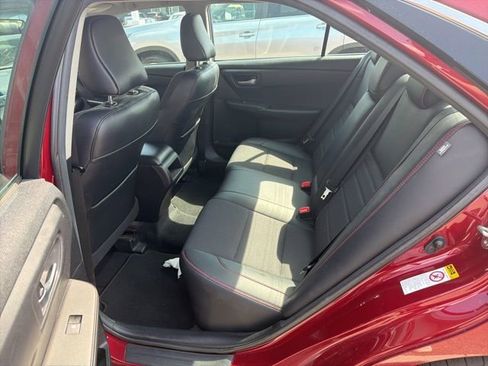 Used 2017 Toyota Camry SE image 10