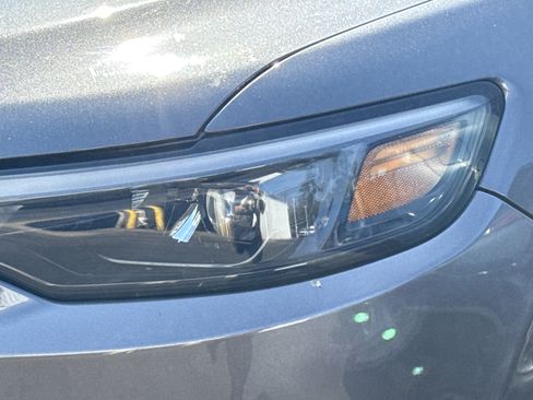 Used 2019 Jeep Cherokee Latitude Plus w/ Comfort/Convenience Group image 5