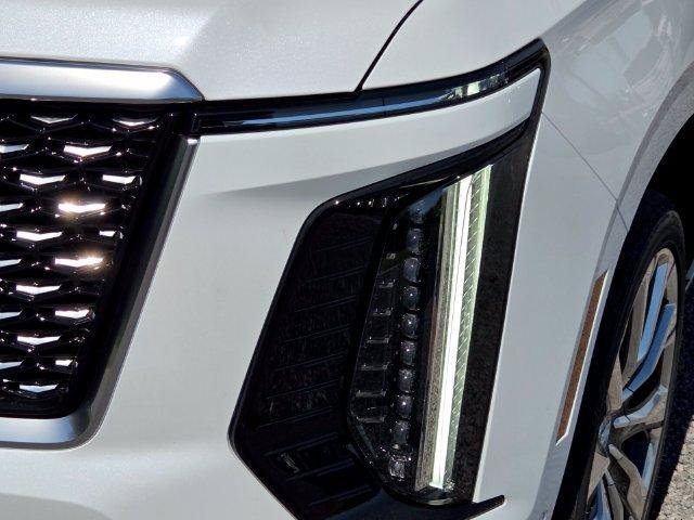 New 2026 Cadillac Escalade Luxury w/ Touring Package AWD/4WD image 10