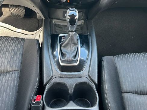 Used 2020 Nissan Rogue SV FWD image 15
