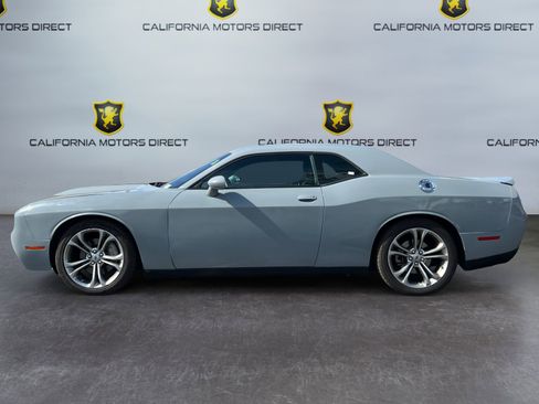 Used 2022 Dodge Challenger R/T image 2