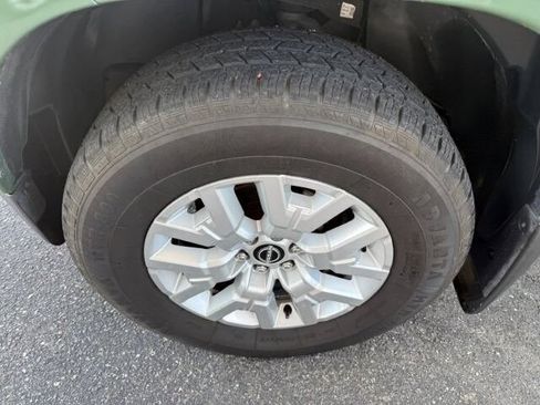 Used 2022 Nissan Frontier SV RWD image 8