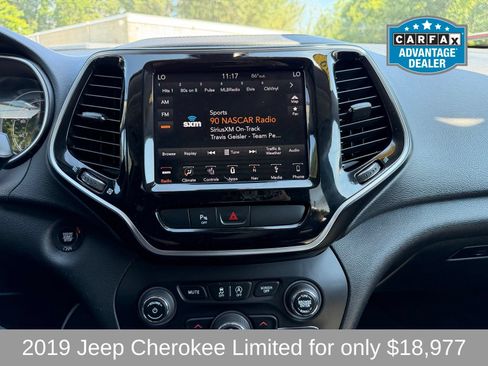 Used 2019 Jeep Cherokee Limited AWD/4WD image 14