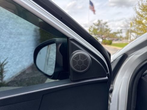 Used 2014 Toyota Corolla LE image 10