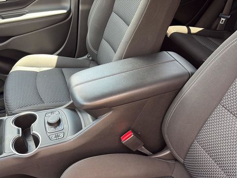Used 2022 GMC Terrain SLE w/ Driver Convenience Package FWD image 20