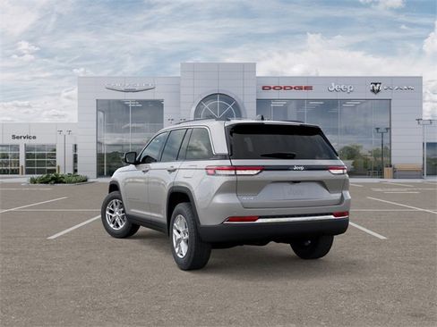 New 2025 Jeep Grand Cherokee Laredo X w/ Luxury Tech Group I image 3