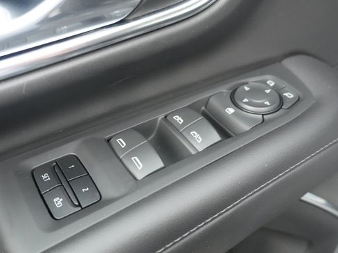 Used 2024 Chevrolet Suburban LT AWD/4WD image 18