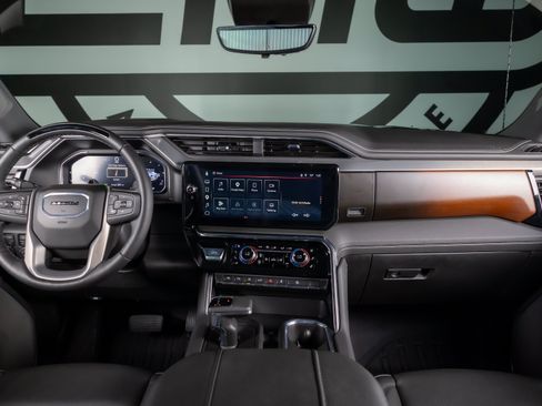 Used 2026 GMC Sierra 1500 Denali AWD/4WD image 3