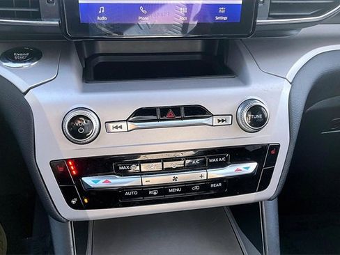 Used 2024 Ford Explorer XLT w/ Equipment Group 202A image 34