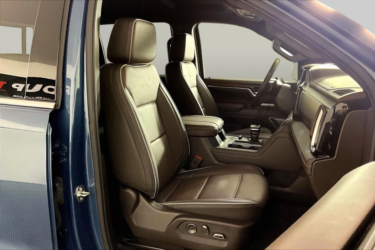 Used 2024 GMC Sierra 1500 Denali w/ Technology Package RWD image 9