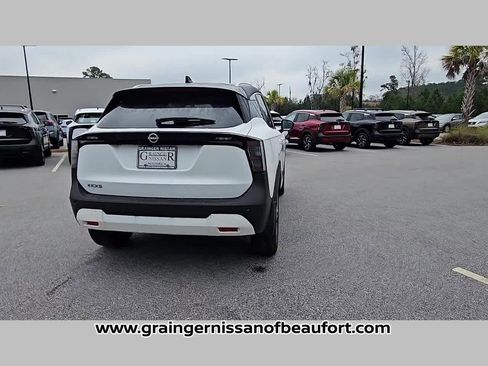 New 2026 Nissan Kicks SV w/ SV Premium Package image 30