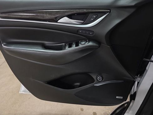 Used 2021 Buick Enclave Avenir w/ Avenir Technology Package image 36