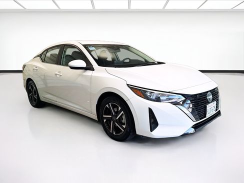 Used 2024 Nissan Sentra SV FWD image 3