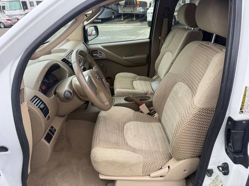 Used 2006 Nissan Frontier SE AWD/4WD image 11