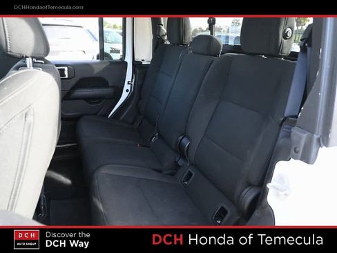 Used 2023 Jeep Gladiator Overland image 18