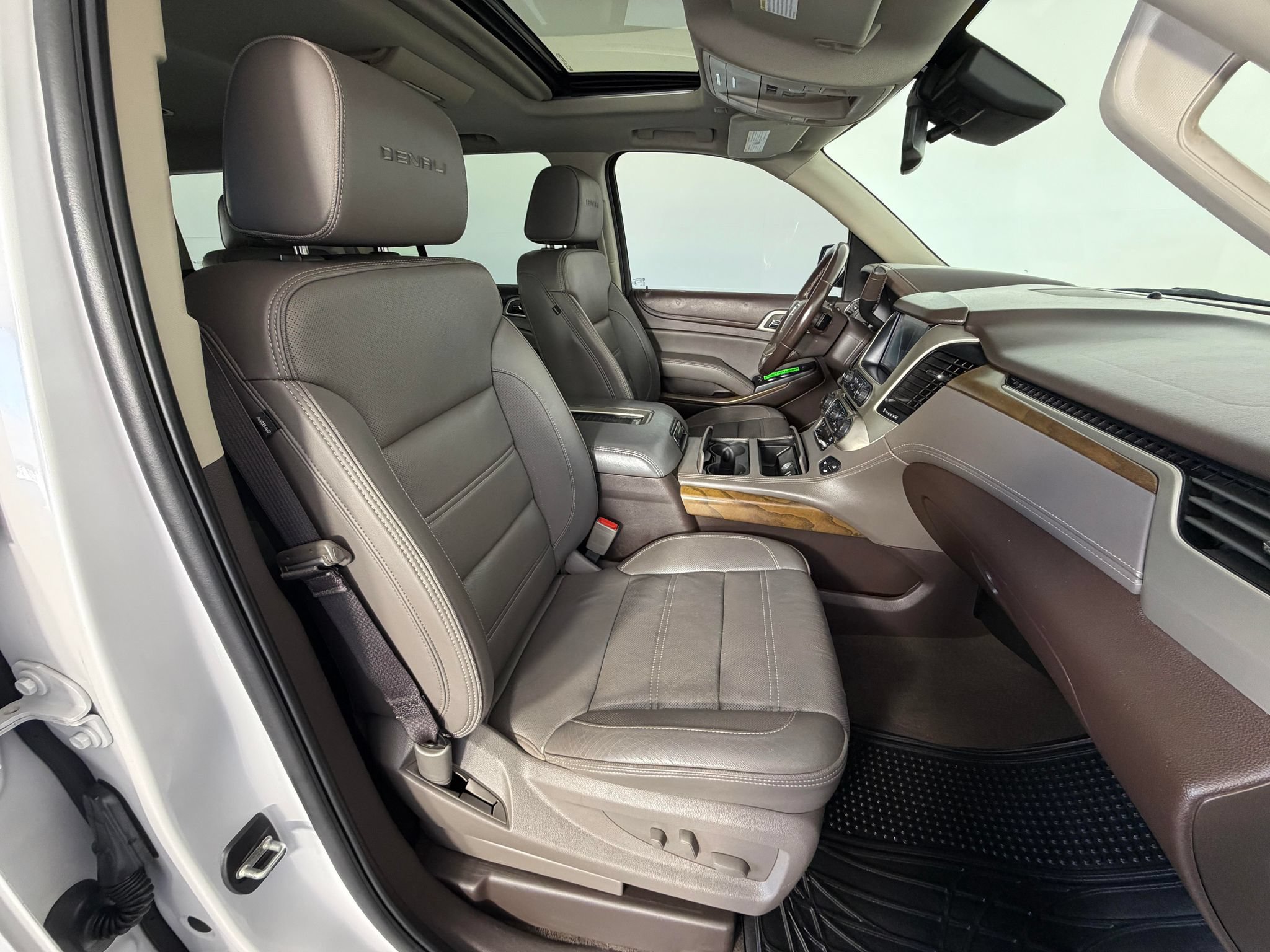 Used 2020 GMC Yukon Denali w/ Open Road Package AWD/4WD image 21