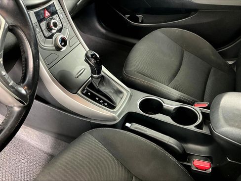 Used 2015 Hyundai Elantra SE w/ Option Group 03 FWD image 15