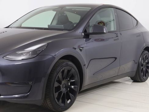 Used 2024 Tesla Model Y Long Range AWD/4WD image 51