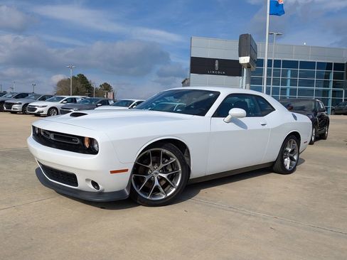 Used 2023 Dodge Challenger GT image 4