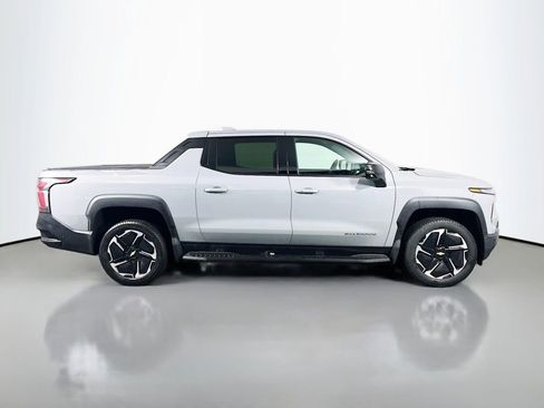 New 2026 Chevrolet Silverado EV LT image 4