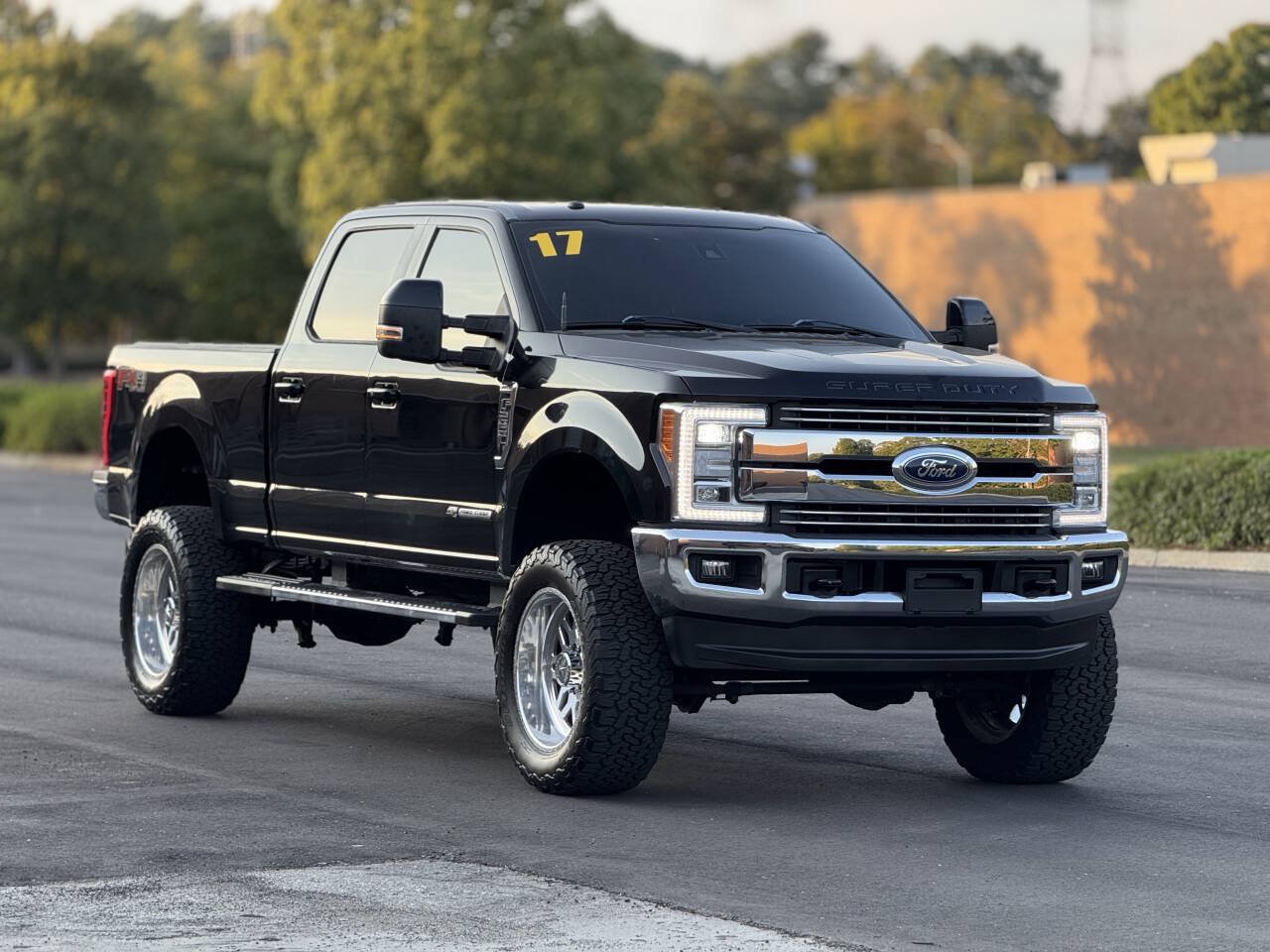 Used 2017 Ford F250 Lariat w/ Lariat Ultimate Package AWD/4WD image 3