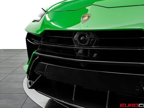 Used 2024 Lamborghini Urus Performante AWD/4WD image 11