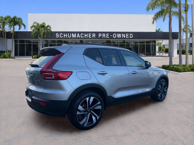 Certified 2024 Volvo XC40 B5 Plus AWD/4WD image 6