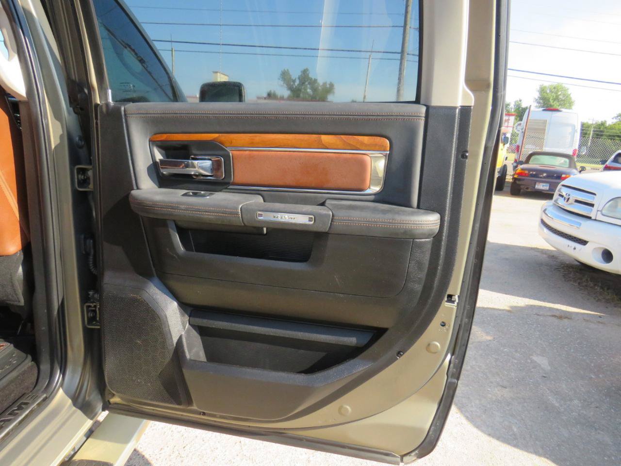 Used 2015 RAM 1500 Laramie Longhorn w/ Convenience Group AWD/4WD image 30