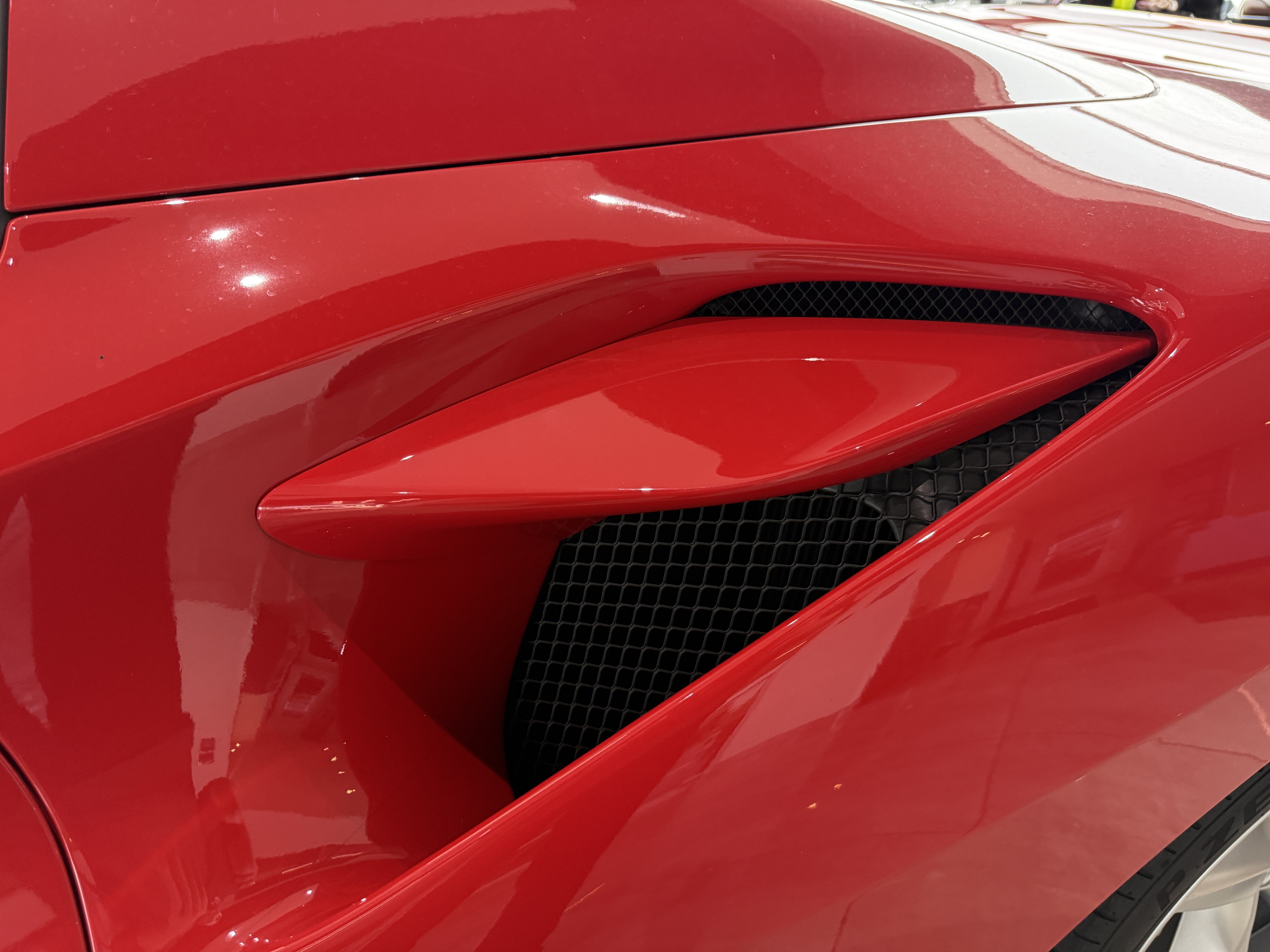 Used 2021 Ferrari F8 Tributo RWD image 34