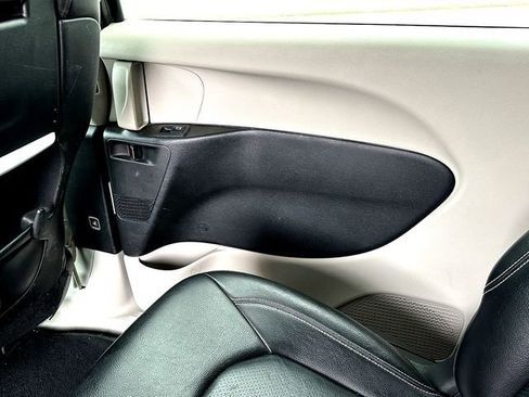 Used 2022 Chrysler Pacifica Touring-L w/ Uconnect Theater Family Group image 21