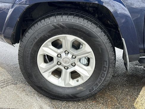 Used 2018 Toyota 4Runner SR5 image 10