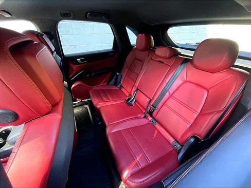 Certified 2021 Porsche Cayenne AWD/4WD image 22