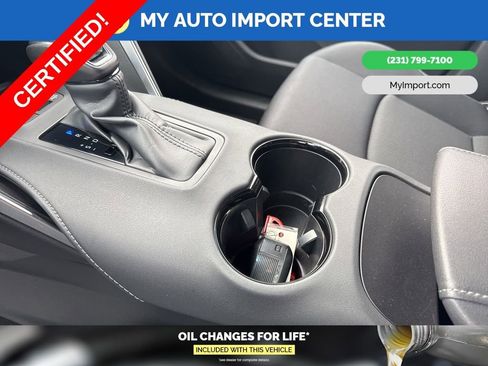 Used 2024 Toyota Venza LE image 21