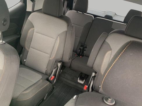 Used 2021 Chevrolet Traverse LT w/ LPO, Floor Liner Package AWD/4WD image 19
