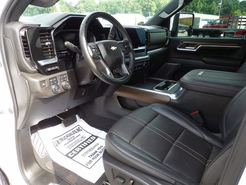 Used 2024 Chevrolet Silverado 3500 High Country w/ High Country Premium Package AWD/4WD image 17