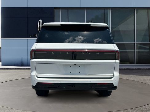 Used 2025 Lincoln Navigator L Reserve AWD/4WD image 6