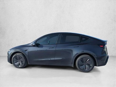 Used 2026 Tesla Model Y 2WD image 6