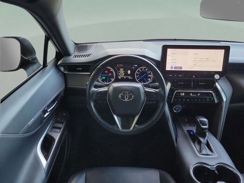 Used 2023 Toyota Venza XLE image 25