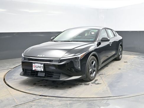Used 2025 Kia K4 LXS image 3