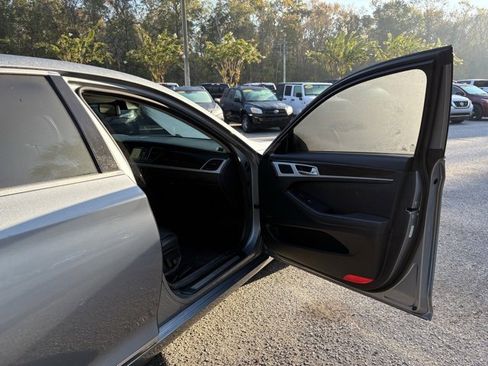 Used 2015 Hyundai Genesis 3.8 w/ Option Group 03 image 30