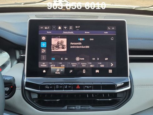 Used 2025 Jeep Compass Limited image 14