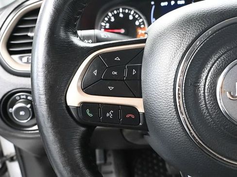 Used 2017 Jeep Renegade Latitude w/ Cold Weather Group AWD/4WD image 25
